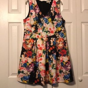 ❗️BOGO 1/2❗️ Gorgeous Realistic Floral Dress